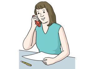 Zeichnung: Eine Frau sitzt am Schreibtisch und telefoniert.